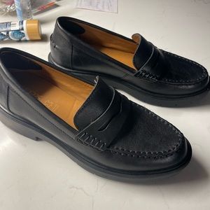 GEOX women’s black leather penny loafers size 6